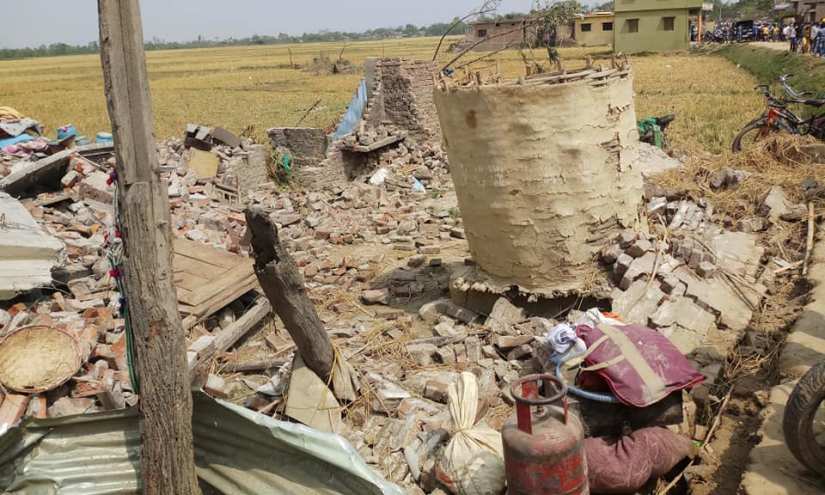 धादिङमा हुरीबतासले ५० घर उडायो